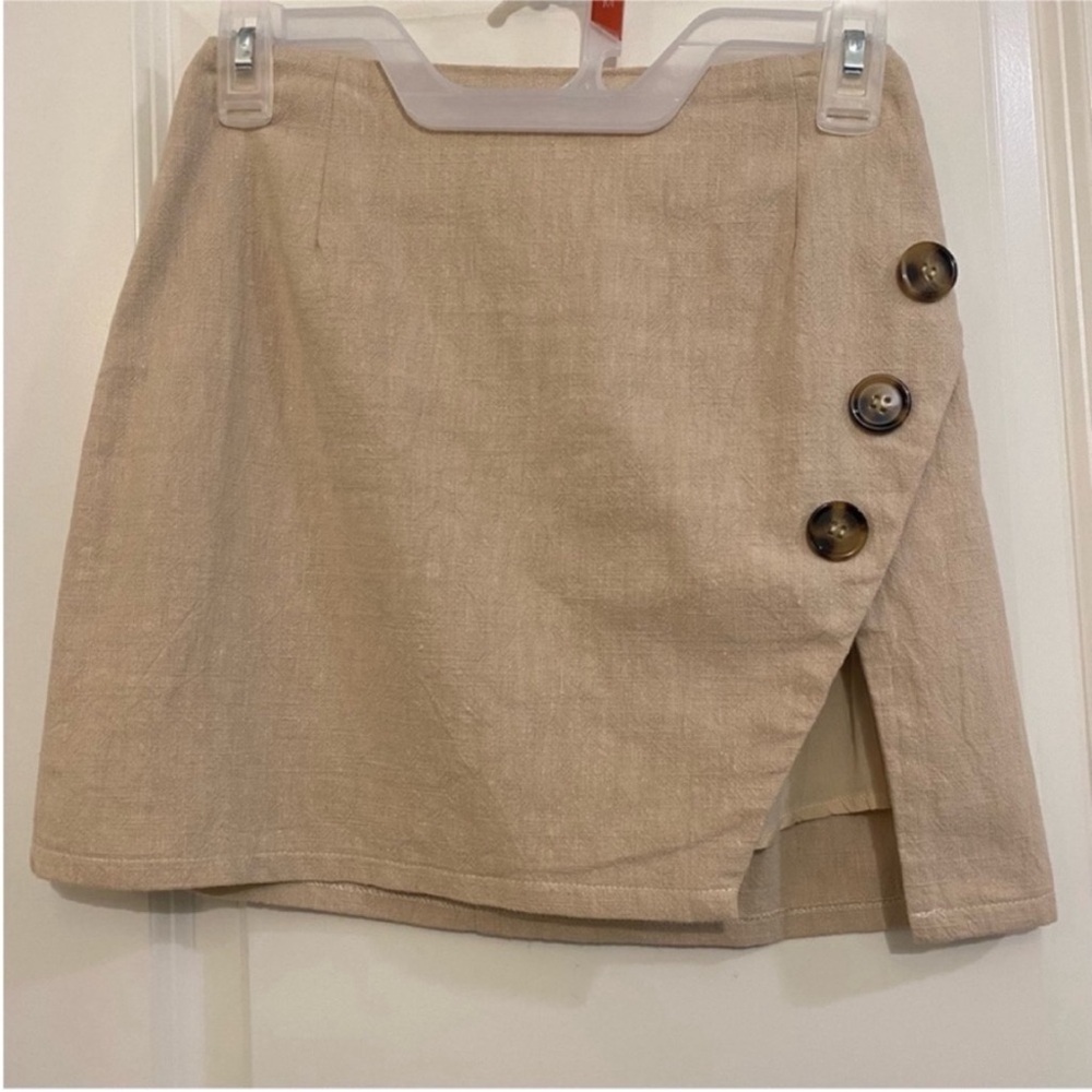 Skylar + Madison Linen Blend Mini Skirt button detail vacation resort, size S